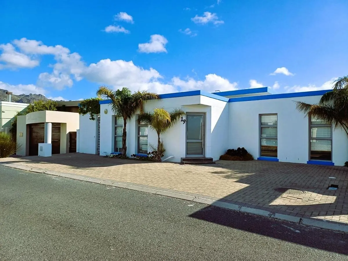 'Antilles'- 6 Bedroom Luxury Villa On The Beach, Sleeps 12 Gordonʼs Bay