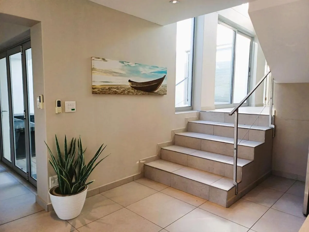 'Antilles'- 6 Bedroom Luxury Villa On The Beach, Sleeps 12 Gordonʼs Bay