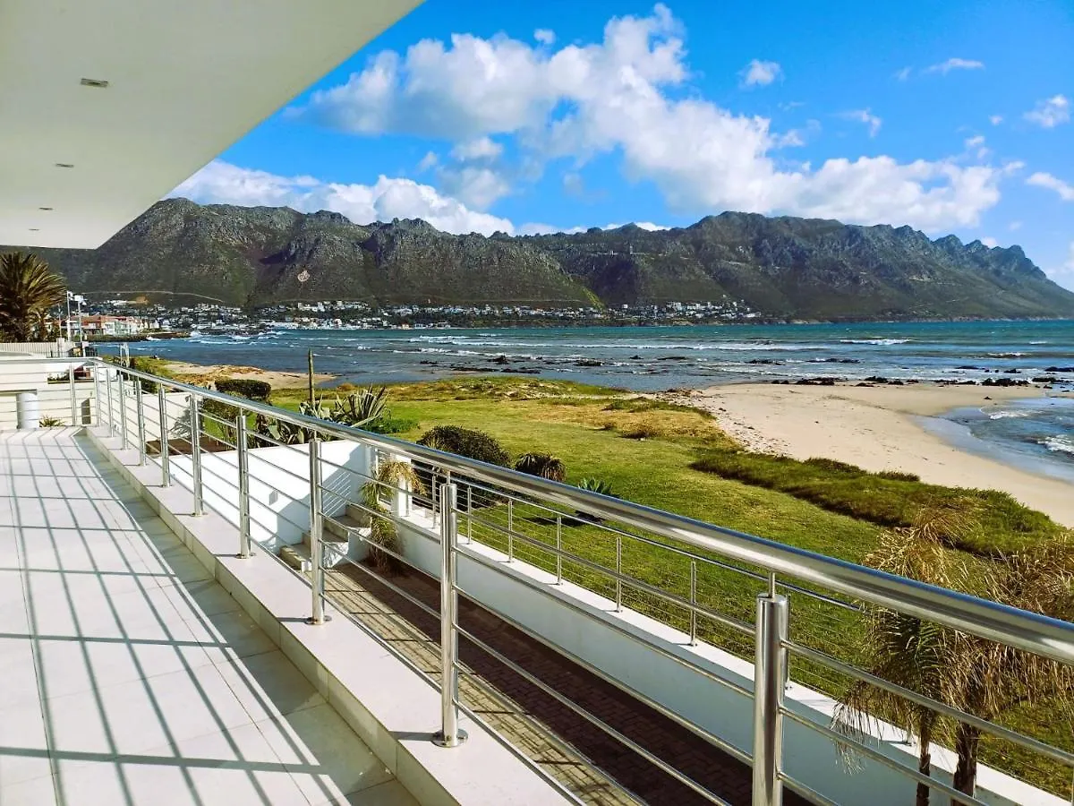 'Antilles'- 6 Bedroom Luxury Villa On The Beach, Sleeps 12 Gordonʼs Bay