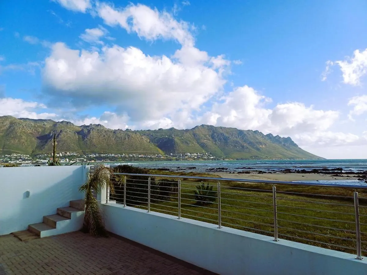 'Antilles'- 6 Bedroom Luxury Villa On The Beach, Sleeps 12 Gordonʼs Bay