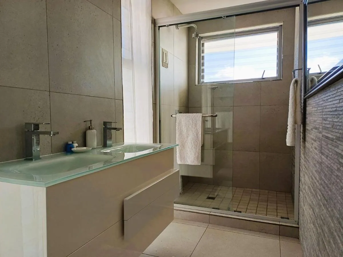 'Antilles'- 6 Bedroom Luxury Villa On The Beach, Sleeps 12 Gordonʼs Bay